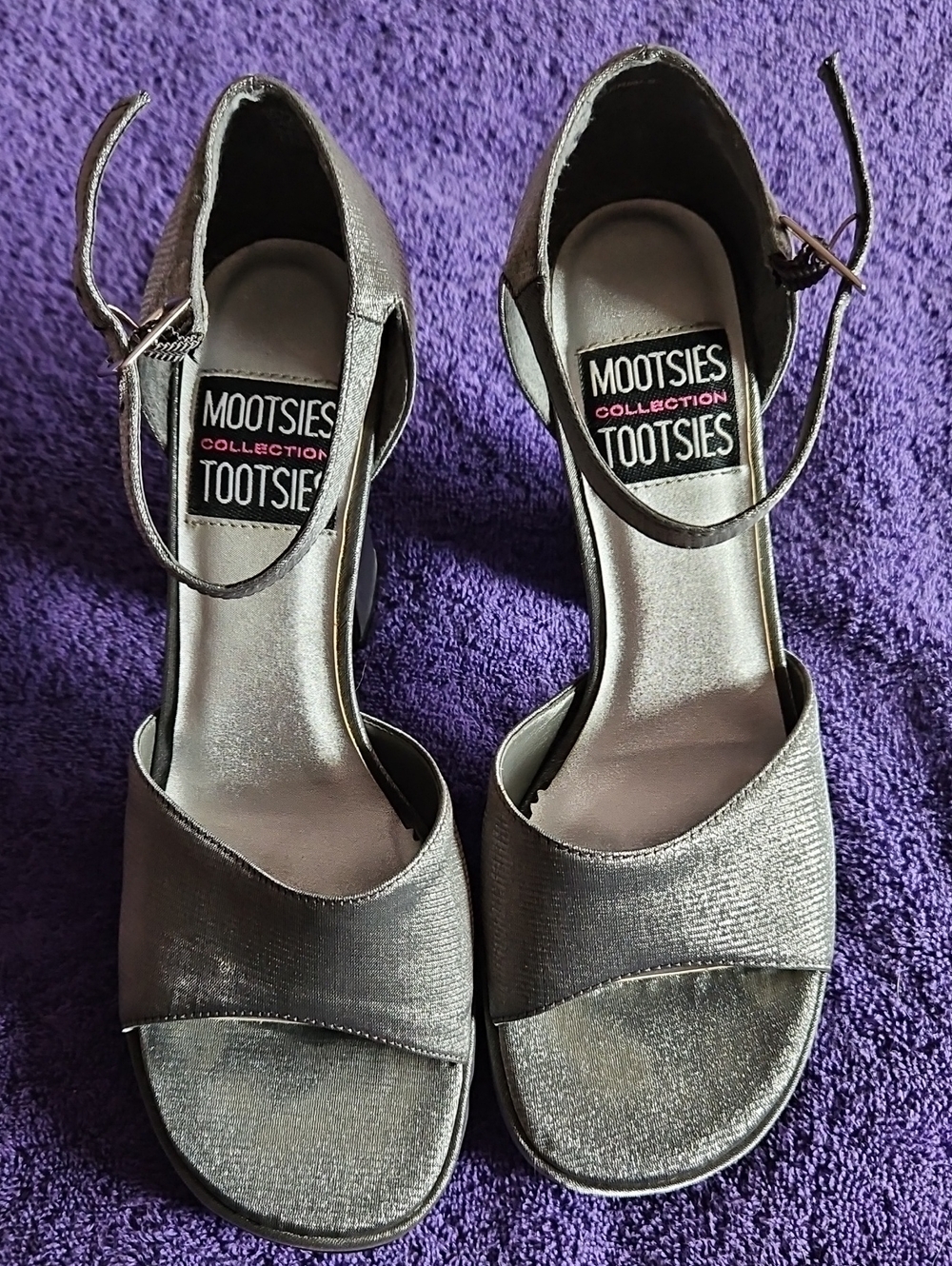 Mootsies Tootsies Silver Metallic Strap Heels Size 6 1/2 Like New